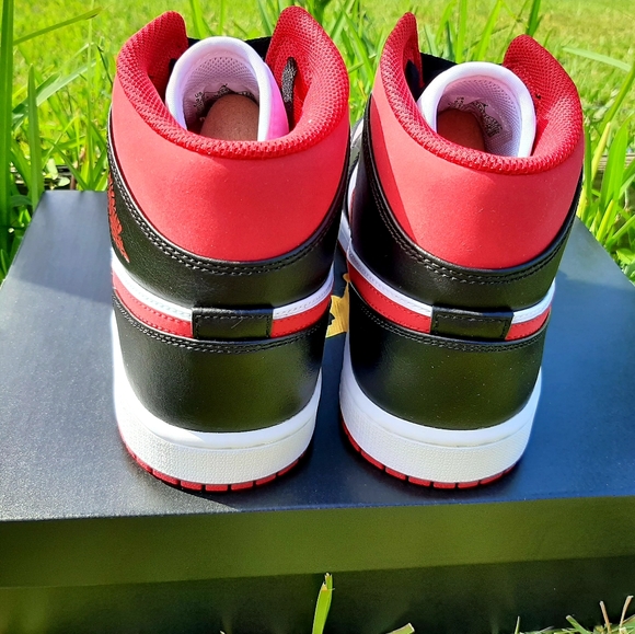 Air Jordan 1 mids gym red, black and white - Picture 3 of 6